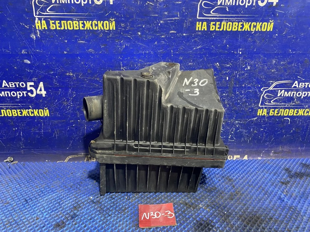 Корпус воздушного фильтра NISSAN R'NESSA 2000