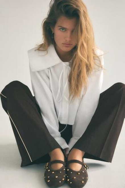 ZARA КОЖАНЫЕ БАЛЕТКИ С ЗАКЛЕПКАМИ, КОРИЧНЕВЫЙ