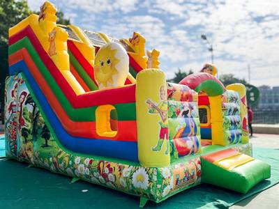 Надувной батут-горка «Славянский 2», 6x4x4.5 м