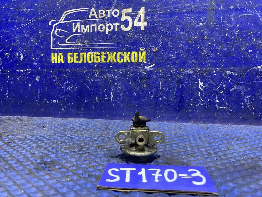 Регулятор давления топлива TOYOTA CORONA 1990