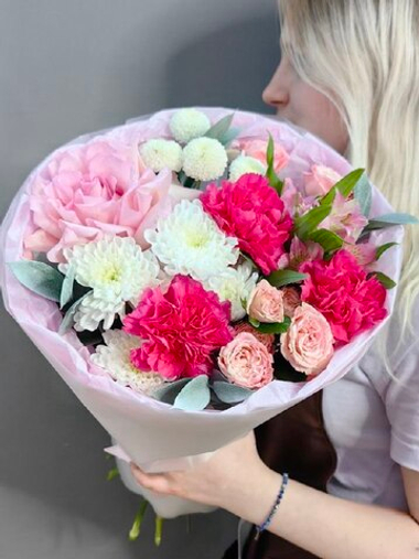 Авторский букет в розовой гамме