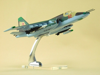 Модель самолета Су-25 (М1:48 ВКС России, RF-95482, 92, Камуфляж)