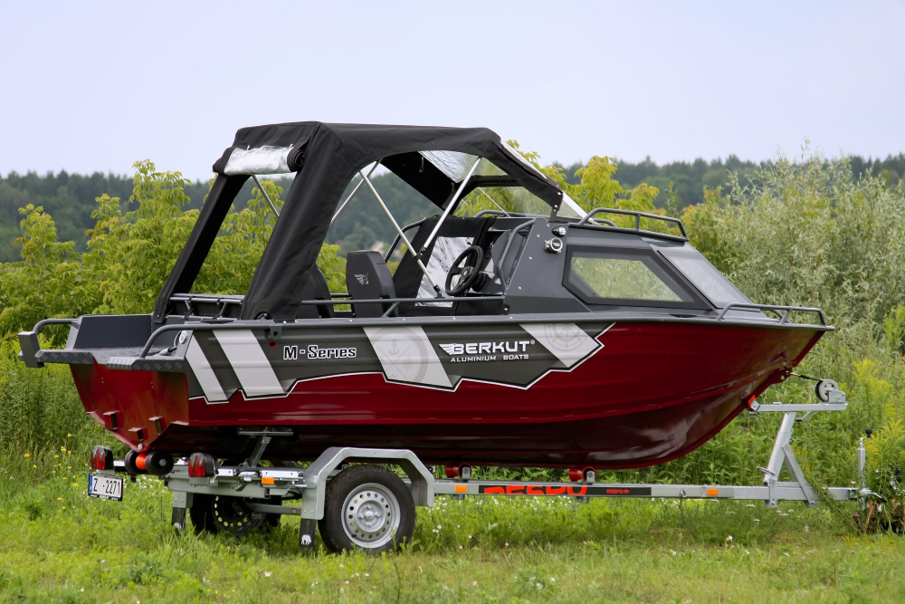 Лодка BERKUT M-HT