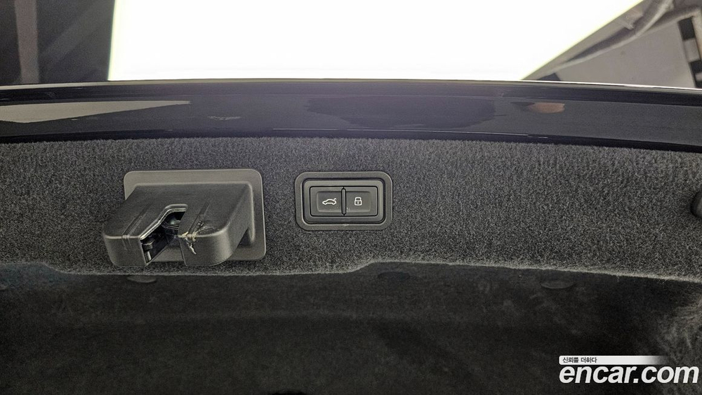 Audi A8 (D5) 55 TFSI Quattro LWB (12.2019)