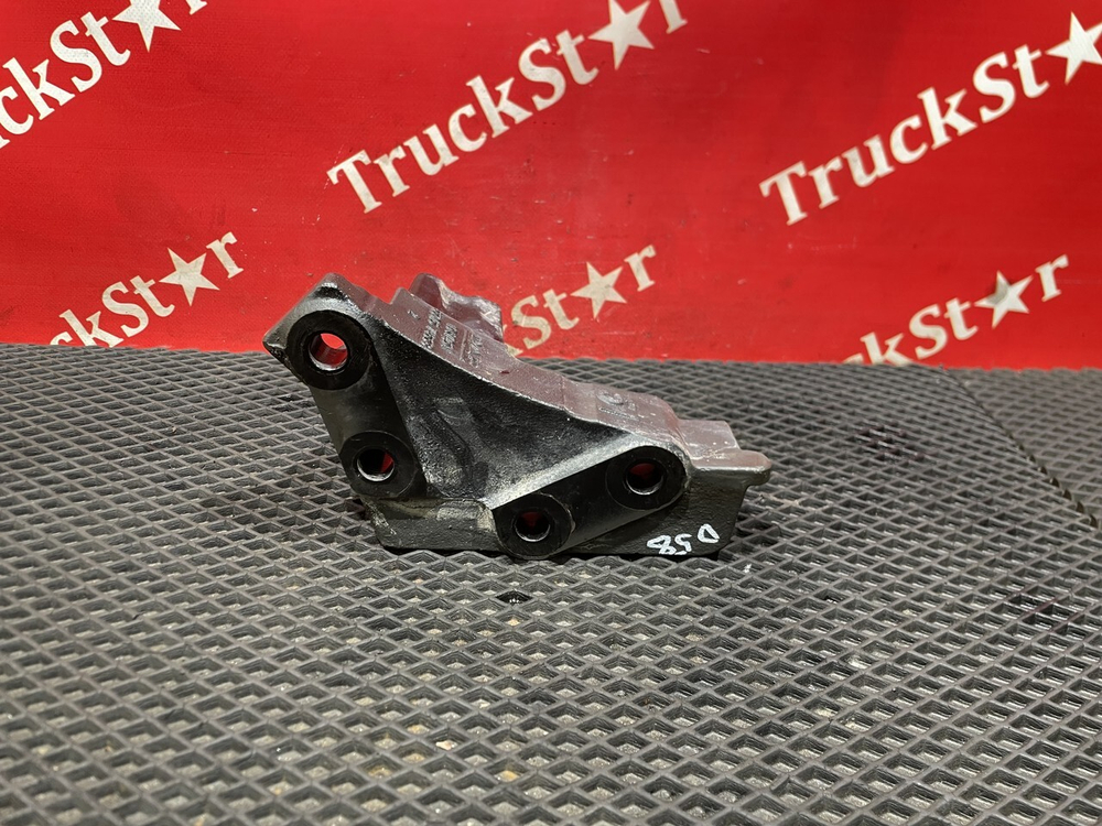 Кронштейн двигателя задний правый 2019 г.