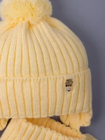 Шапка для девочки осенняя и снуд вязаные