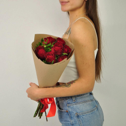Букет из красных роз 7 штук