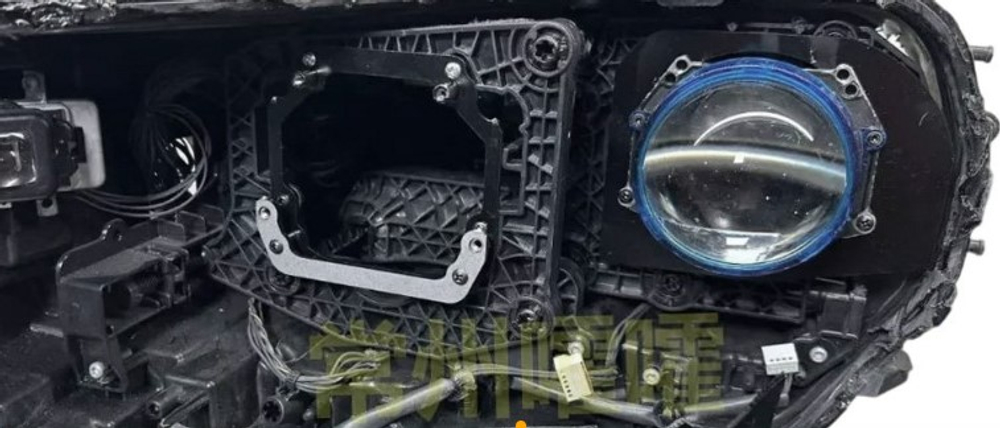 BMW X7 G07 (2018-2025) Ближний свет переходные рамки для замены линз (комплект, 2шт)