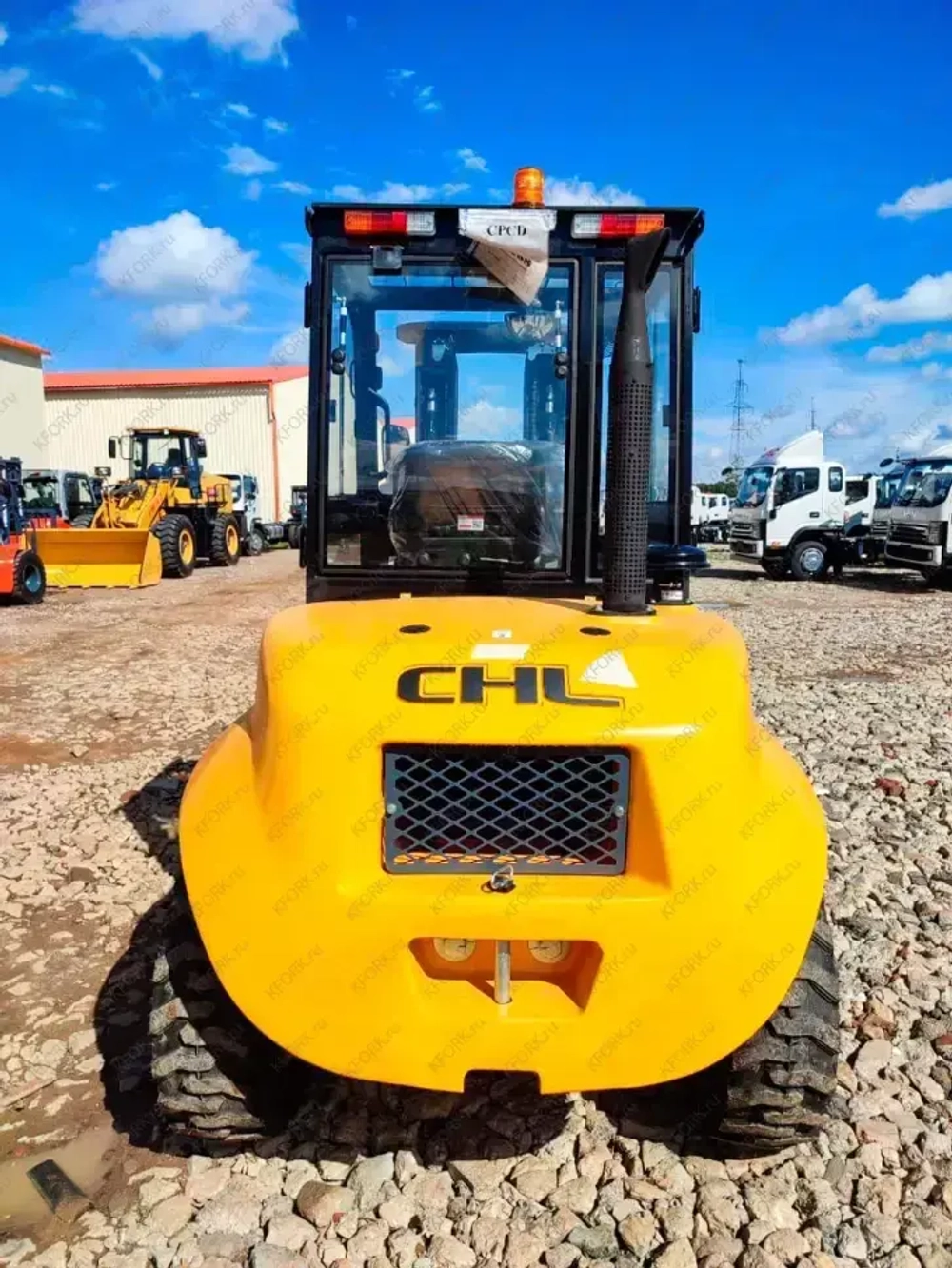 Вилочный дизельный автопогрузчик CHL 3 т высокой проходимости, передний привод