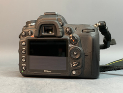 Nikon D7000 kit 18-55mm 3.5-5.6G VR 2.100 кадров