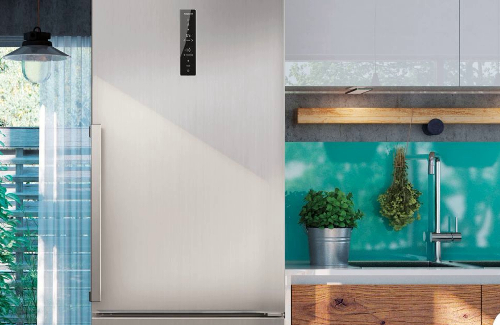 Отдельностоящий двухкамерный холодильник Gorenje NRK620FAXL4