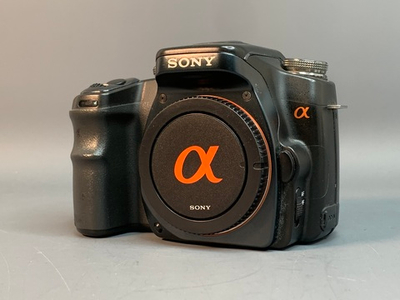 Sony Alpha DSLR-A100 body
