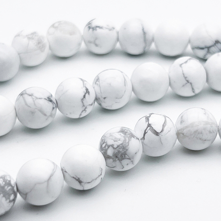 Магнезит бусины, диаметр около 10-10,1 мм, цена за 18-19 шт (1/2 нити)