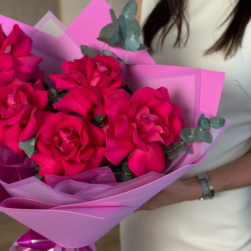 Розовые ажурные розы