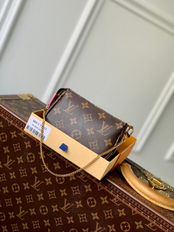 Louis Vuitton Mini Pochette Accessoires