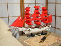 Meteor Lights Модель парусника "Secret" ( "Алые Паруса")