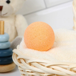 Детская бомбочка для ванны с игрушкой внутри Hello DINO с ароматом яблока - 130 гр.