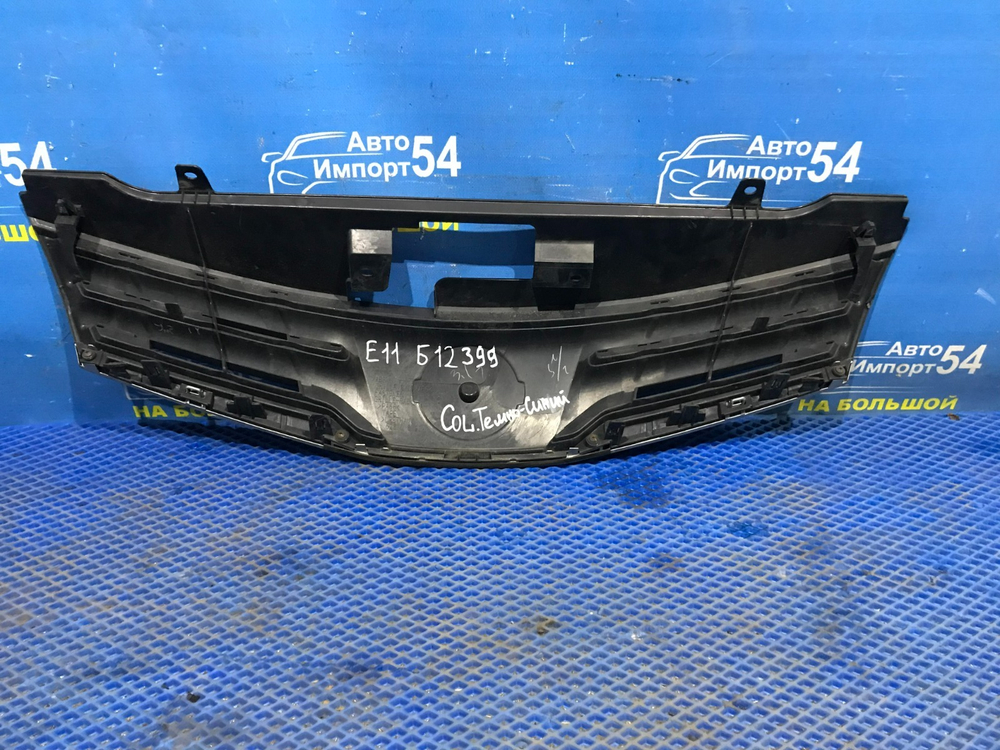 Решетка радиатора NISSAN NOTE 2008-2012