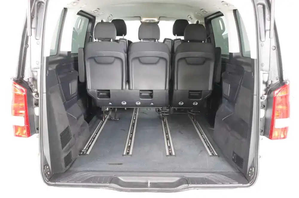 Mercedes-Benz V 220