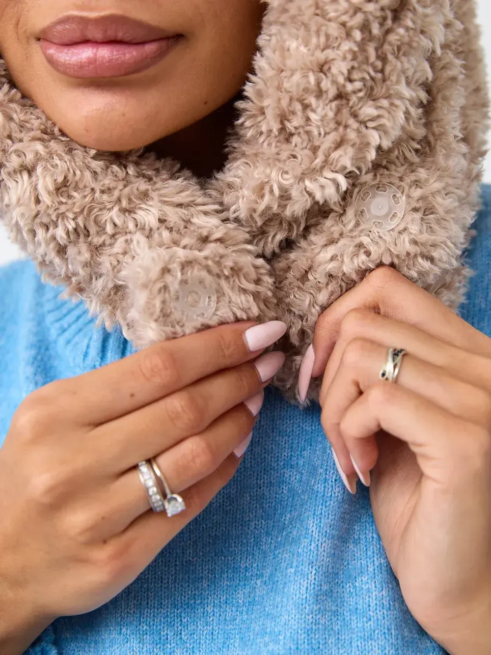 Капор зимний вязаный капюшон на флисе