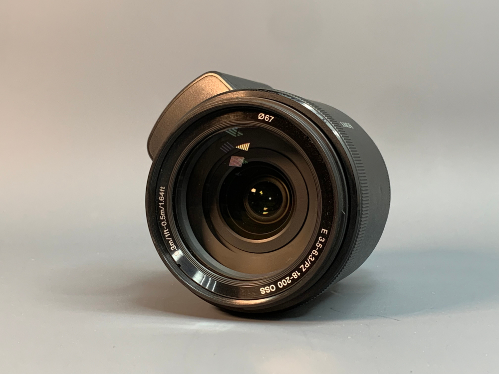 Sony 18-200mm f/3.5-6.3 E PZ, моторный зум медленно работает