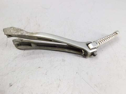 Подножка пассажирская правая Yamaha YZF-R1 04-06 RN13 (с кронштейном)