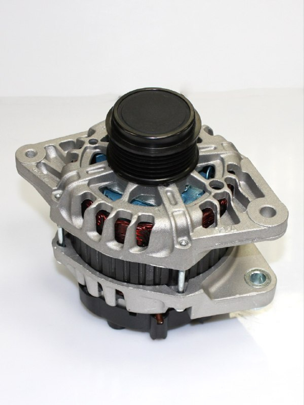 Генератор 373002B710 для Kia Ceed, Cerato, Hyundai i30