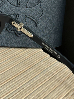 Солнцезащитные очки Chrome Hearts