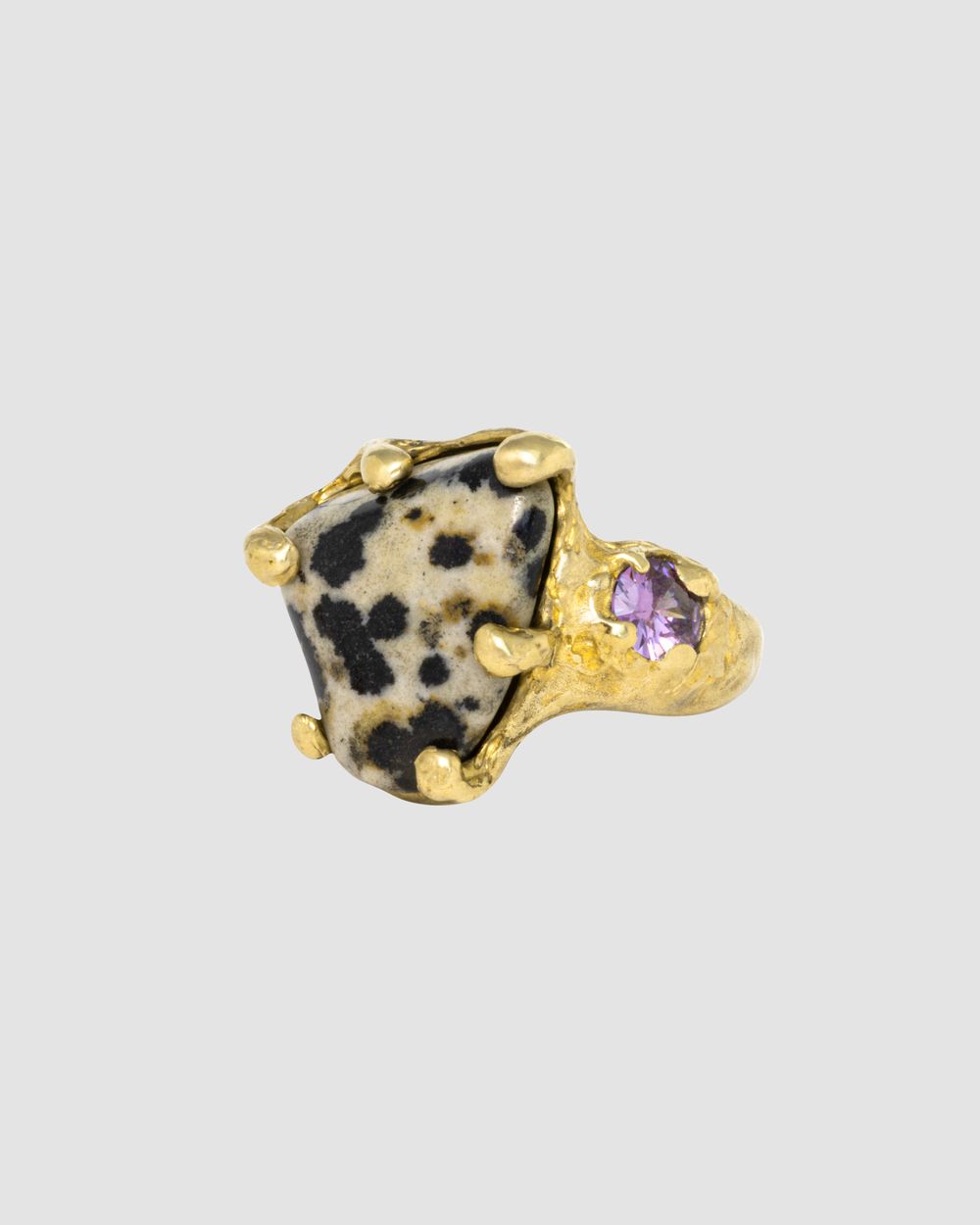 Кольцо Круэлла, далматиновая яшма и фианит