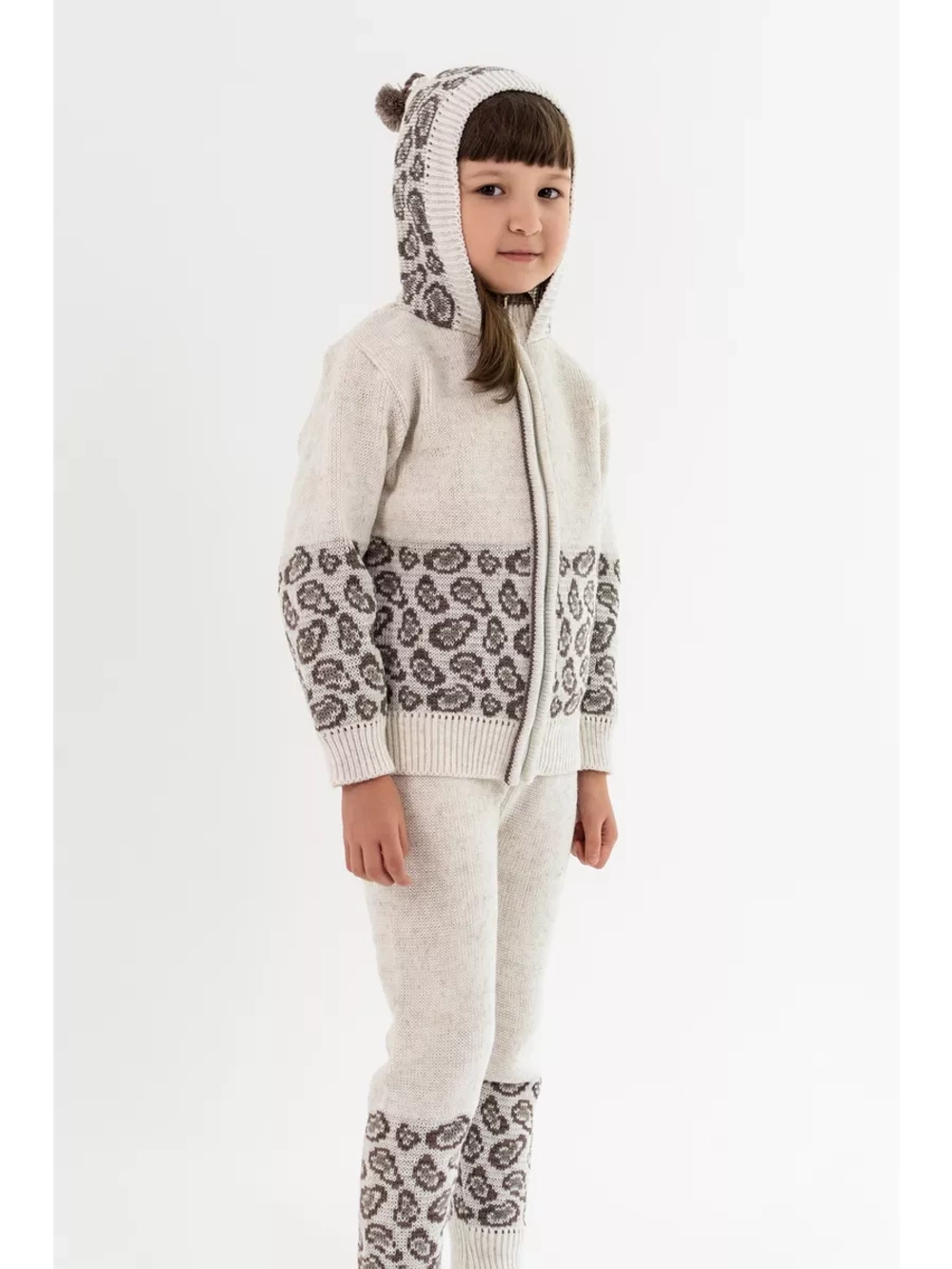 Кофта вязаная с капюшоном