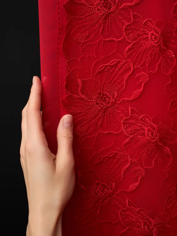 05-172 Вышивка на неэл. сетке 25 см, красный 100