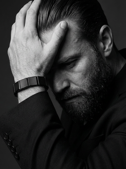 Браслет из черного натурального янтаря