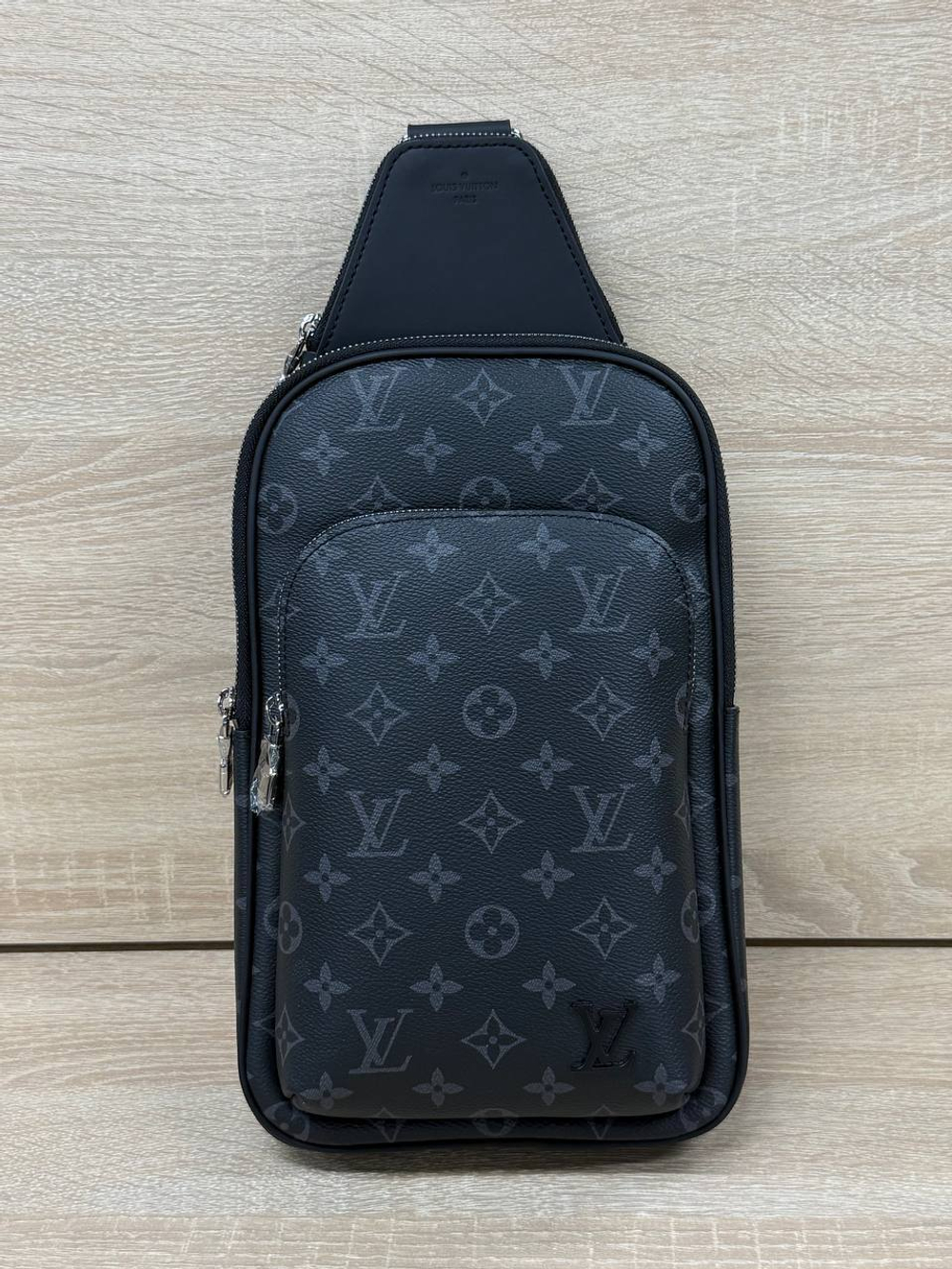 Сумка-мессенджер Louis Vuitton