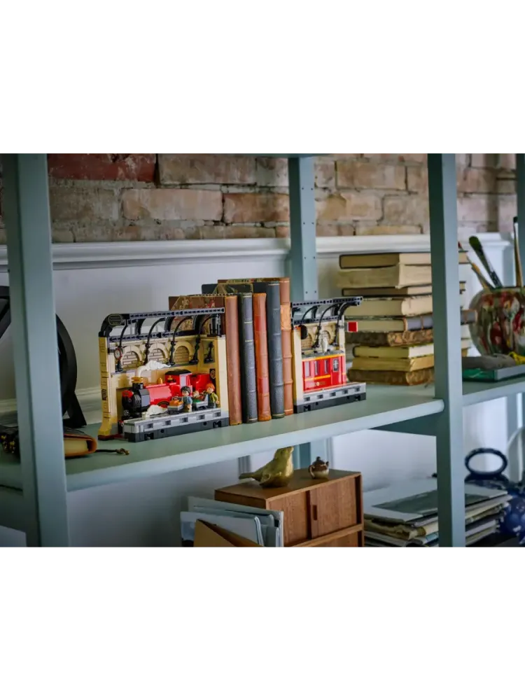 Конструктор Harry Potter 76450 Книжный уголок: Хогвартс