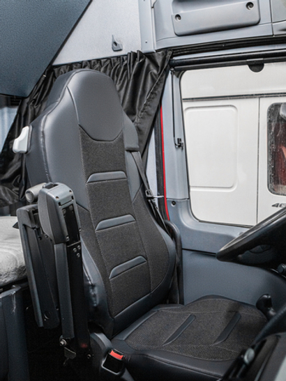 Чехлы Люкс Mercedes Actros MP3 (экокожа, черный, черная вставка (рогожка))