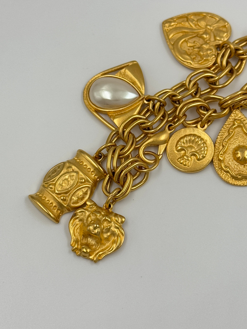 Матовый браслет с подвесками (только онлайн)