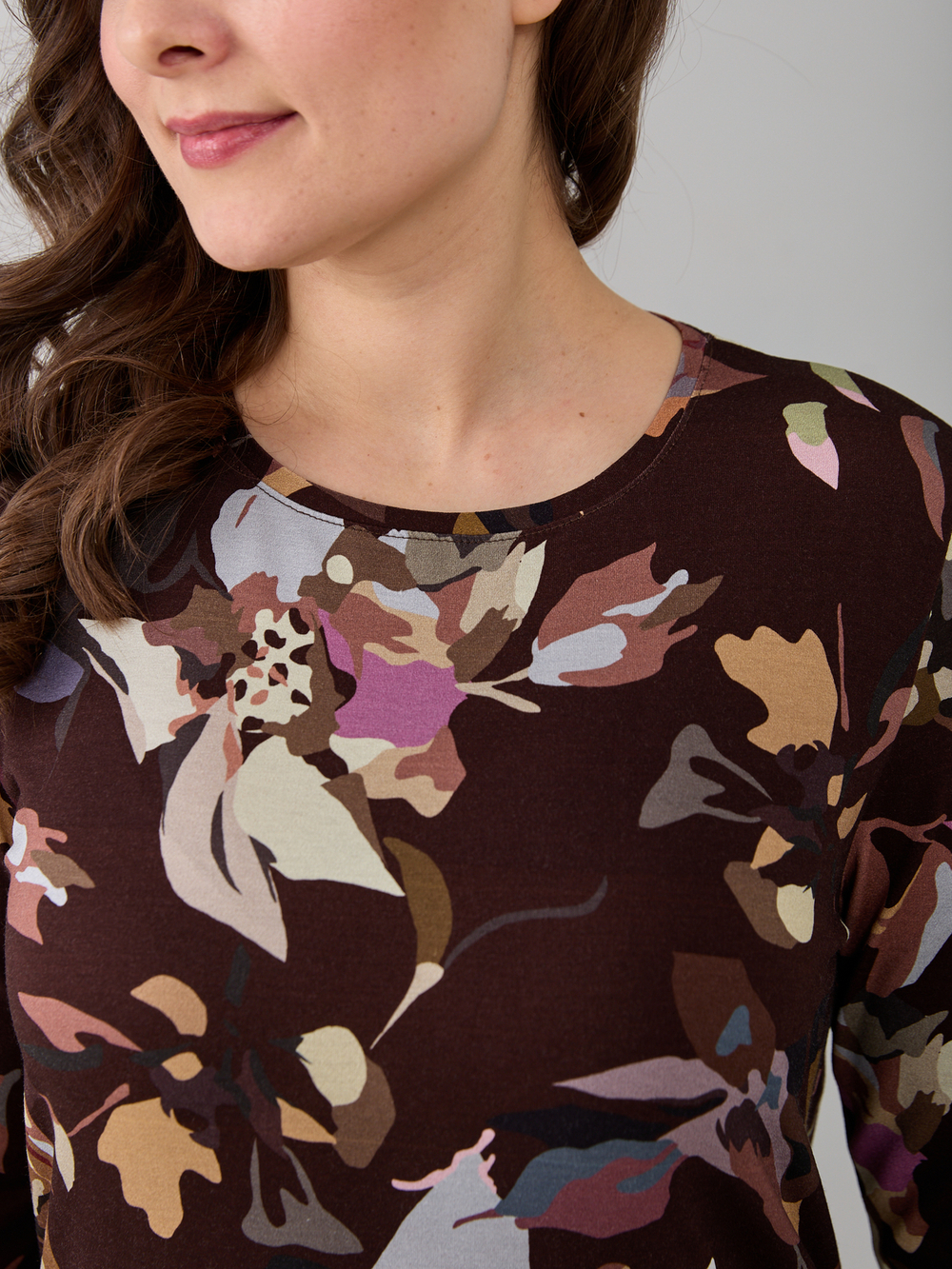 Лонгслив ЛНв-306/коричневый-цветыабстракция