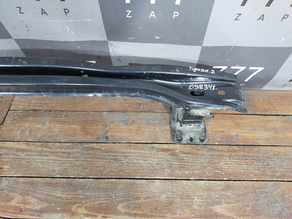 Усилитель заднего бампера Volkswagen Tiguan 2 16-нв Б/У Оригинал 5NA807305A