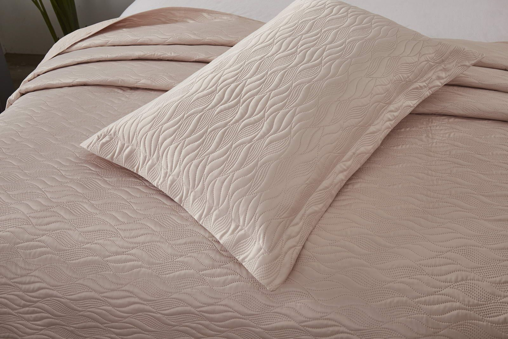 Покрывало 230х250 и 2 наволочки 50х70 Sofi De MarkO Джозефина светло-розовое