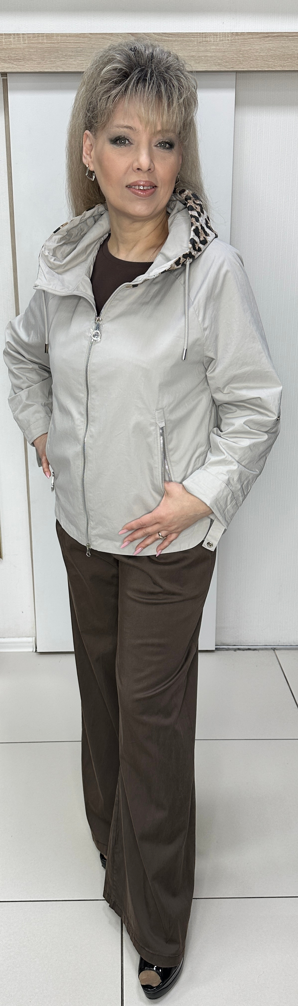 Куртка-ветровка с леопардовым принтом