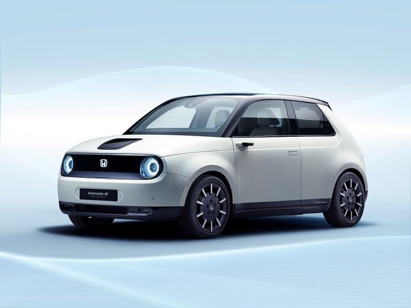 Мировая премьера Honda e Prototype состоится на Международном автосалоне в Женеве 2019