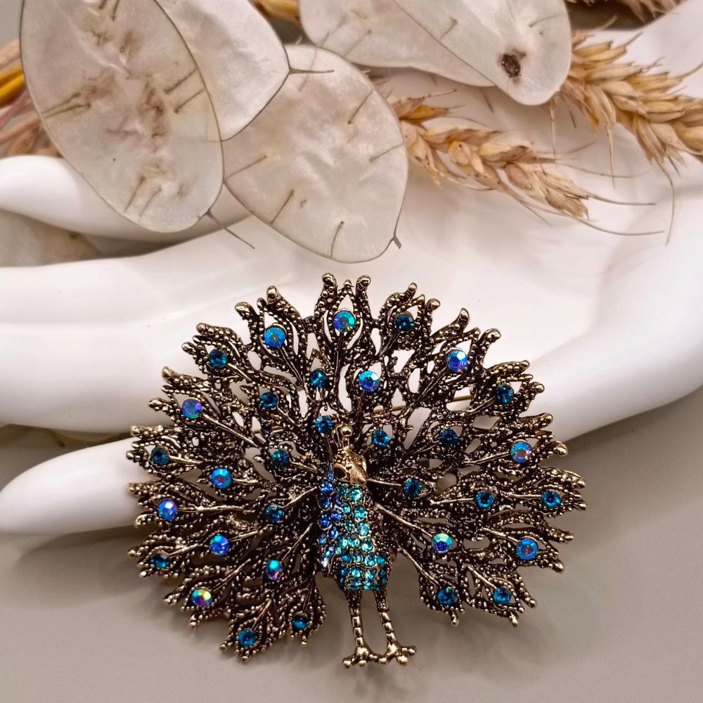 Брошь "Павлин" с кресталами