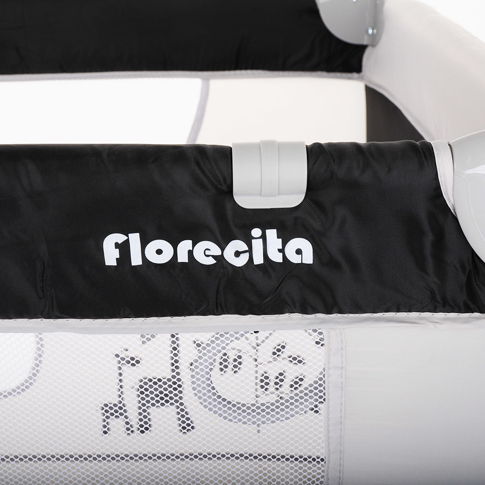 PITUSO Манеж-кровать Florecita Black/Черный,1 уровень,2 кольца,2 колеса,лаз на молнии,125X65X78 см