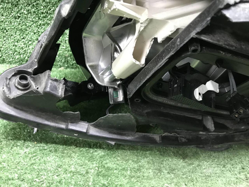Битая Фара правая Mercedes E W213 (2020-2023) LED