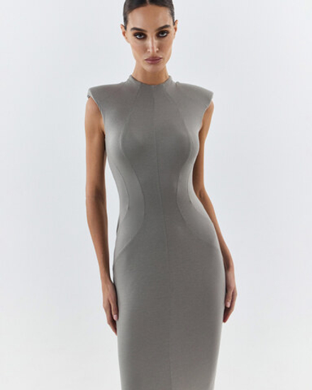 Трикотажное платье с рельефами