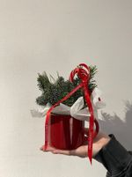 Новогодняя композиция в кружке красной