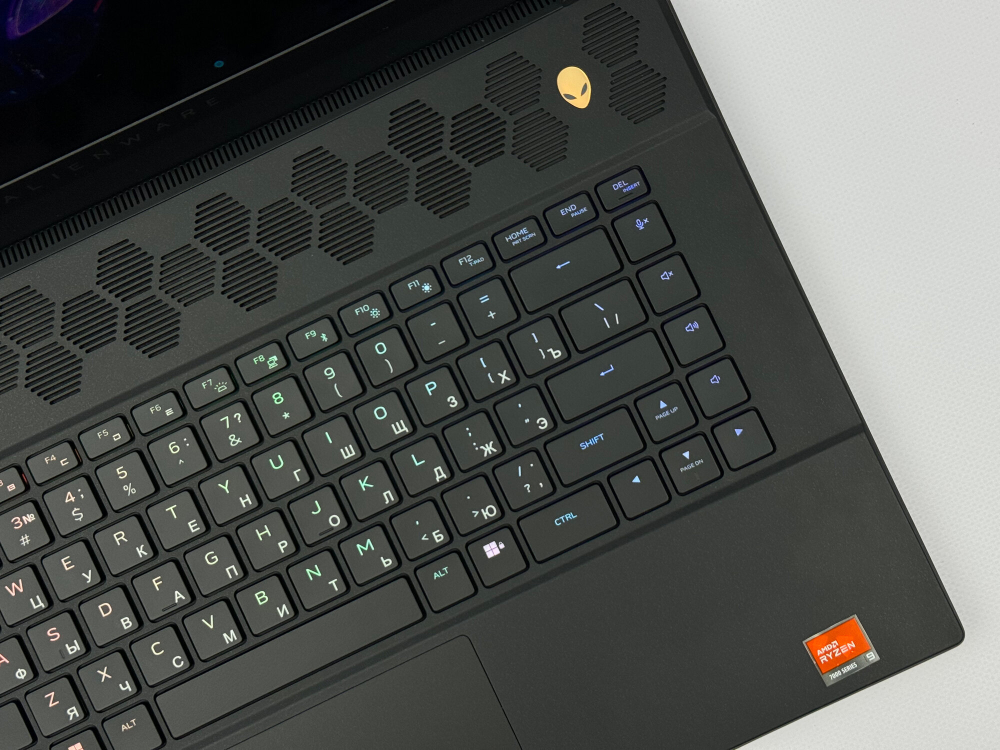 Игровой ноутбук Dell Alienware M16 R1 Ryzen 9 7845HX/16GB(RAM)/1TB(SSD)/RTX4080(12GB)/16.0/2560x1600/240Hz