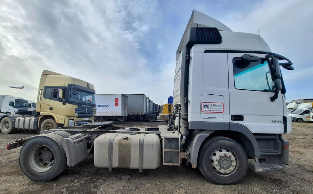 Mercedes-Benz ACTROS 4x2 Седельный тягач 1841 LS (Дизельный, 12 л, 408 л.с., АТ)