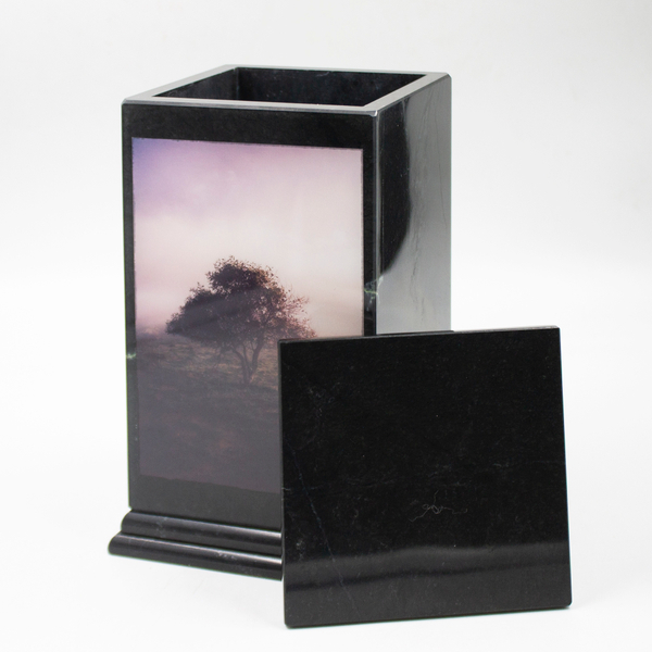 Урна для праха "Обелиск с декором" доломит Дерево