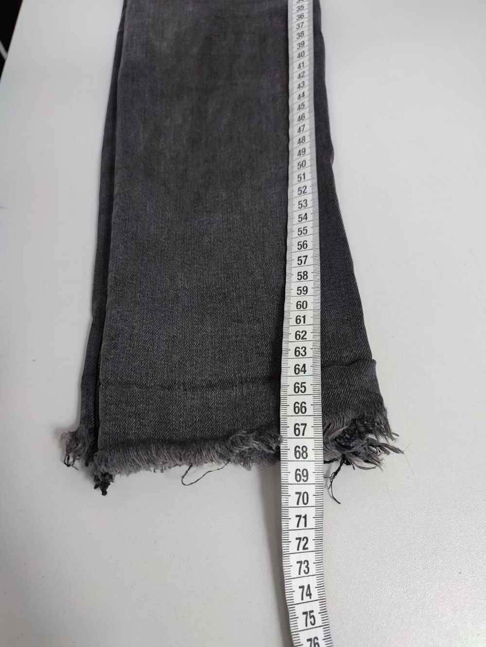 Джинсы стильные 40 размер